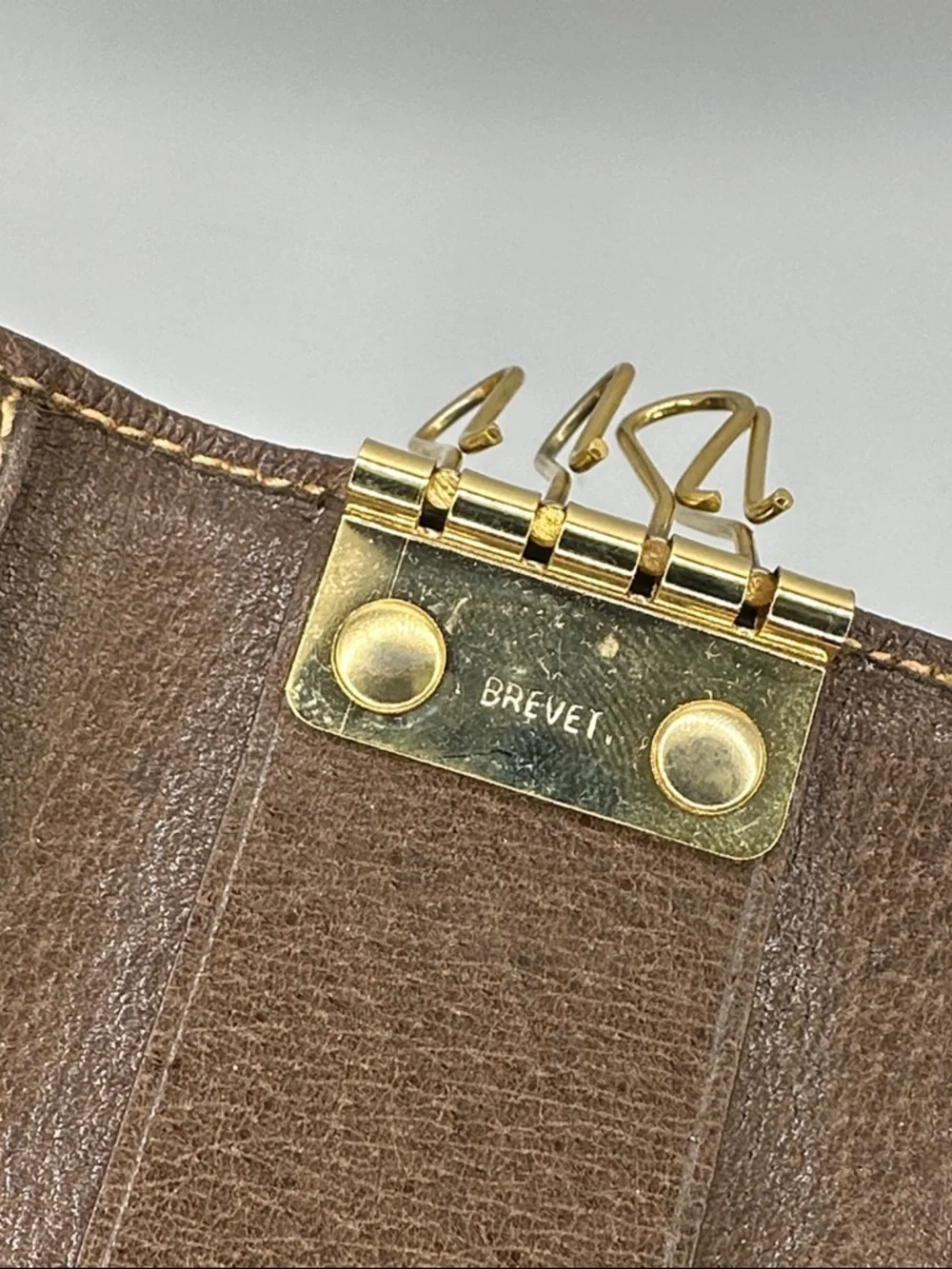 Gucci Beige and Brown GG Canvas Key Wallet with Gold Logo - Picture 8 of 9